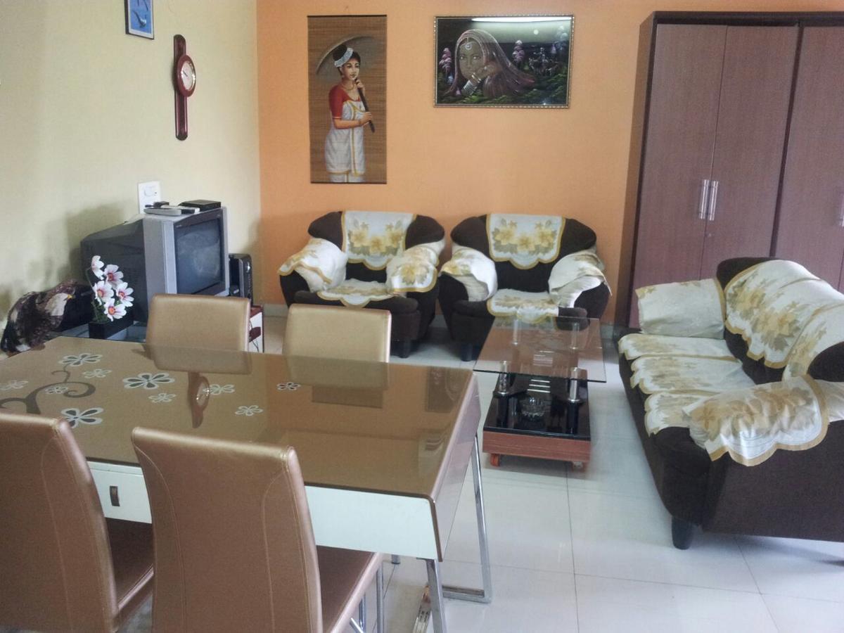 Sarang Lodging & Boarding Villa Satara Esterno foto