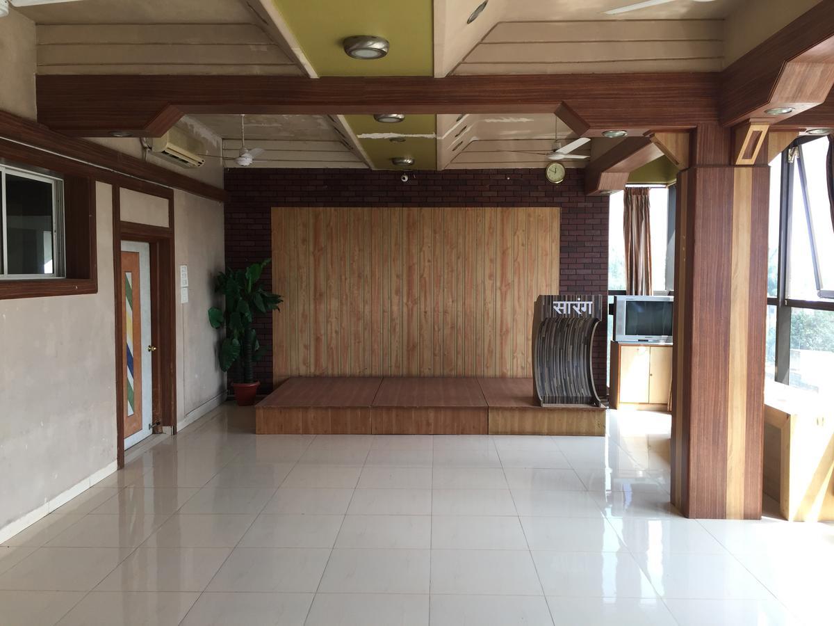 Sarang Lodging & Boarding Villa Satara Esterno foto