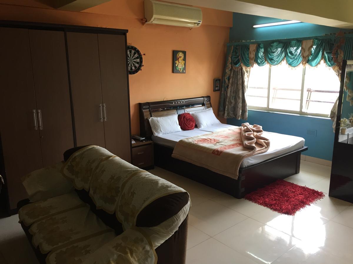 Sarang Lodging & Boarding Villa Satara Esterno foto