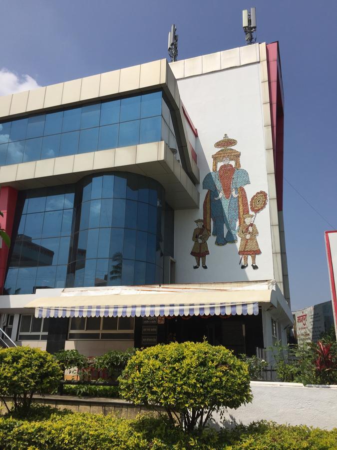 Sarang Lodging & Boarding Villa Satara Esterno foto