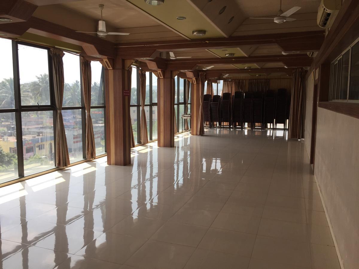 Sarang Lodging & Boarding Villa Satara Esterno foto