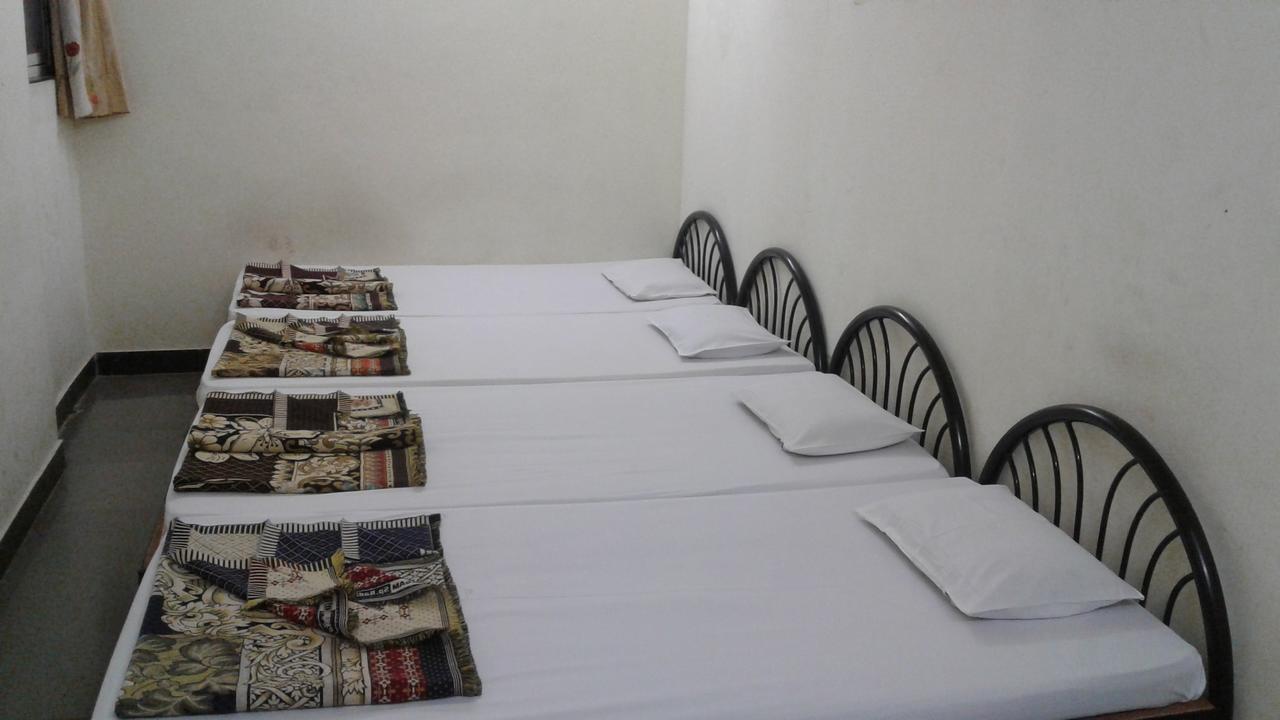 Sarang Lodging & Boarding Villa Satara Esterno foto